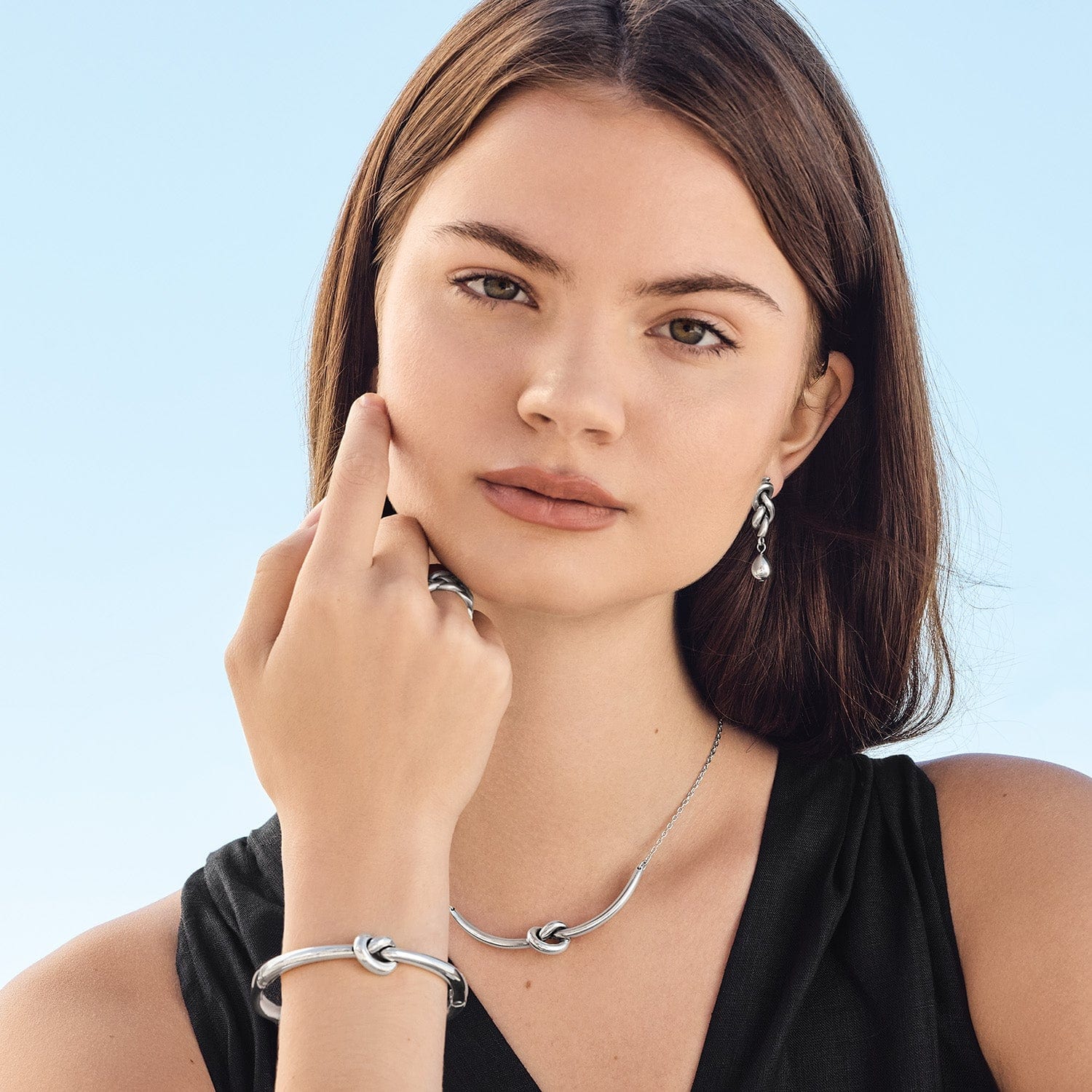 Interlok Single Knot Hinged Bangle - Image 5